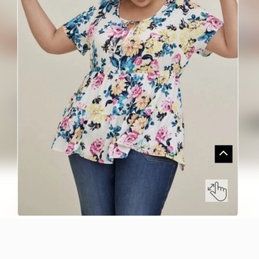 Torrid 2X White Floral Color Pop short Sleeve V Neck Lenny Babydoll Tunic Blouse